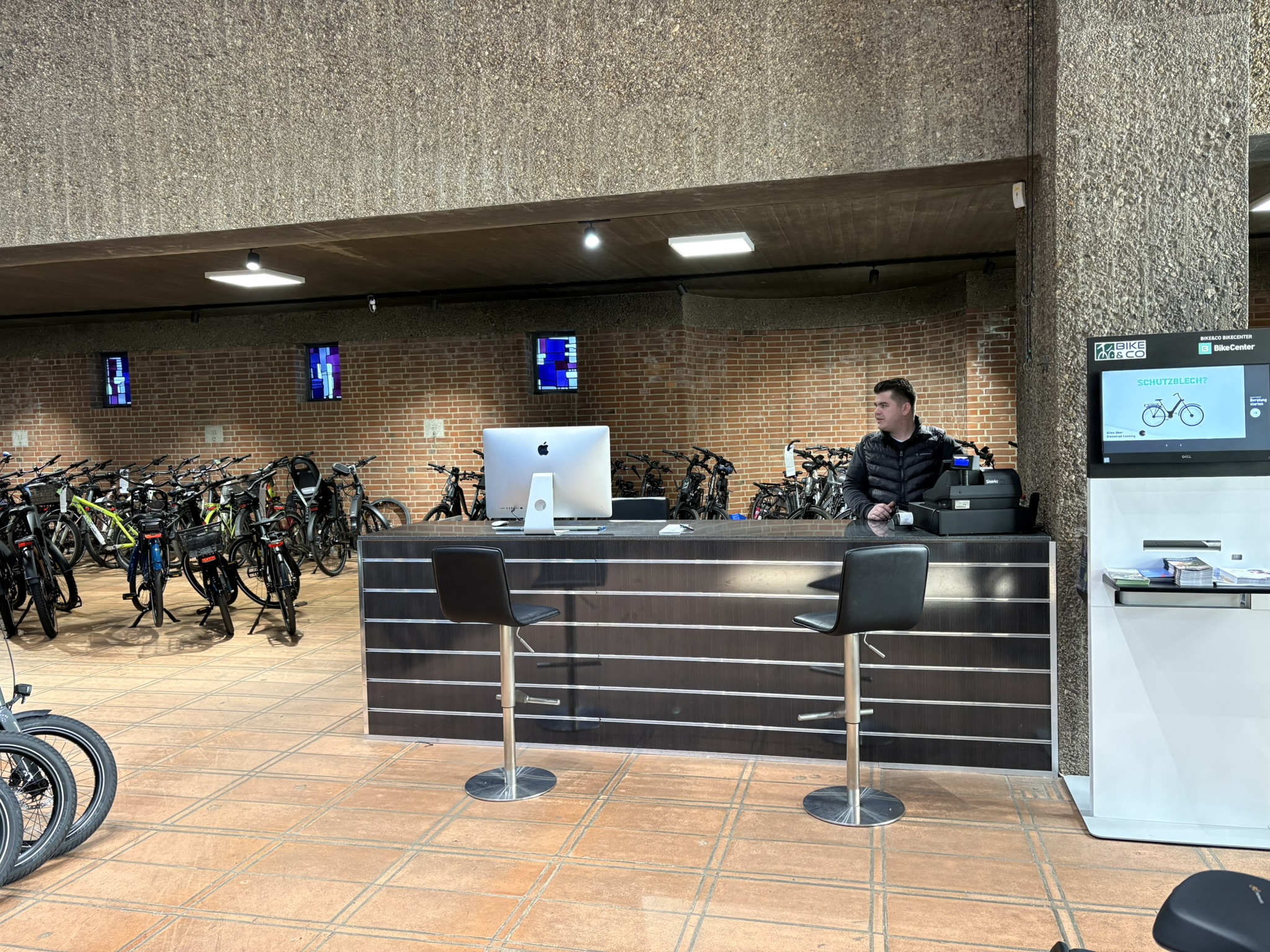 Tom's Bike Center – Theke & Showroom